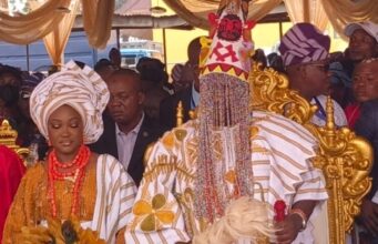 Alaafin meets Palace staff, seeks harmonious working relationships