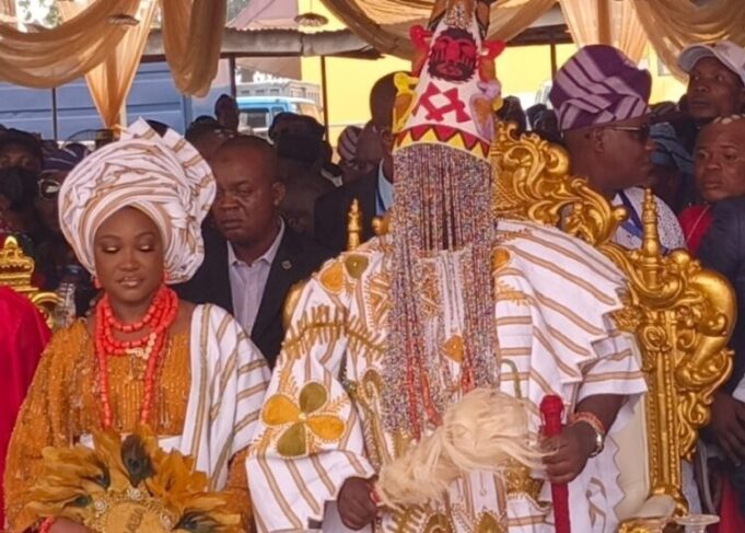 Alaafin meets Palace staff, seeks harmonious working relationships