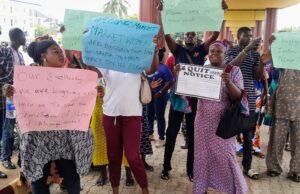 Sacked Alegongo traders storm Makinde office in protest, plea
