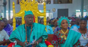 Alaafin Owoade extends olive branch to contestants, as Ex-CAN President urges monarch on courage, prayers