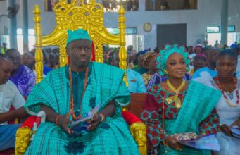 Alaafin Owoade extends olive branch to contestants, as Ex-CAN President urges monarch on courage, prayers