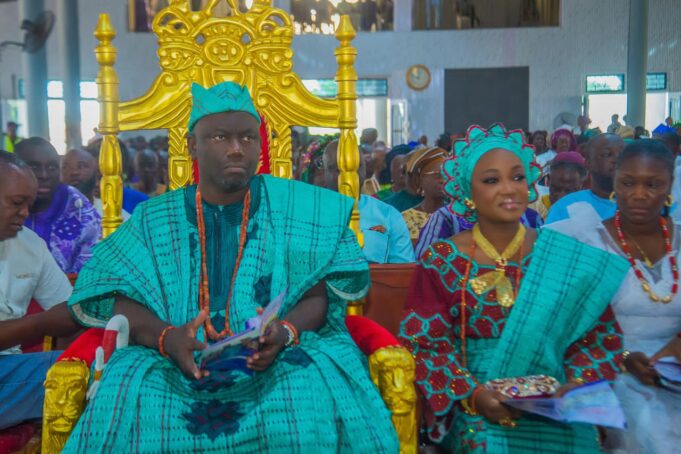 Alaafin Owoade extends olive branch to contestants, as Ex-CAN President urges monarch on courage, prayers