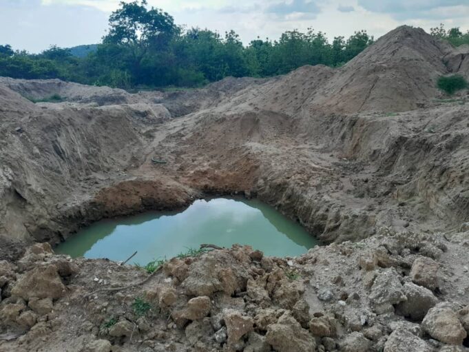 Crisis looms in Oyo community as indigenes, monarch ask mining company to vacate their land