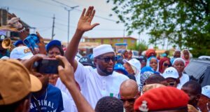 House of Reps hopeful, Akinola Kazeem attends APC Ona-Ara LG meeting, receives PDP defectors