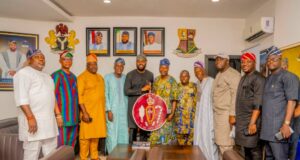 Alaafin’s Delegation pays solidarity visit to Oyo Speaker, backs amendments to Council of Obas’ law