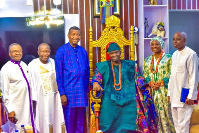 Adeboye visits Alaafin, says leaders who rely on God’s wisdom succeeds
