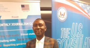 Public Analyst Jare Ajayi congratulates Agboluaje on outstanding performance in ARCON final exam