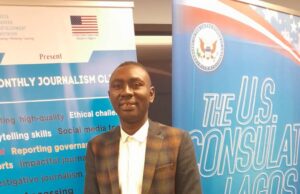 Public Analyst Jare Ajayi congratulates Agboluaje on outstanding performance in ARCON final exam