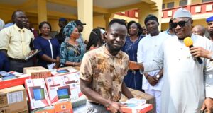 Makinde flags off training of 18,000 teachers, distributes tablets, teaching materials