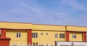Shock as suspected vandals loot FG’s 80-bed Mother, Child Specialist hospital in Oyo