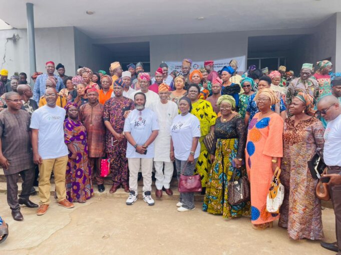 Oyo government bans “sign out” celebrations In schools, reinforces mobile phone prohibition in schools