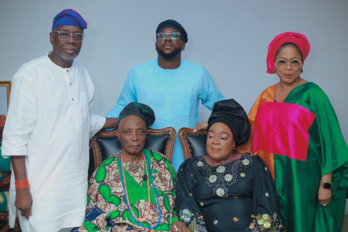 Olunloyo family visits Olubadan designate ahead of coronation