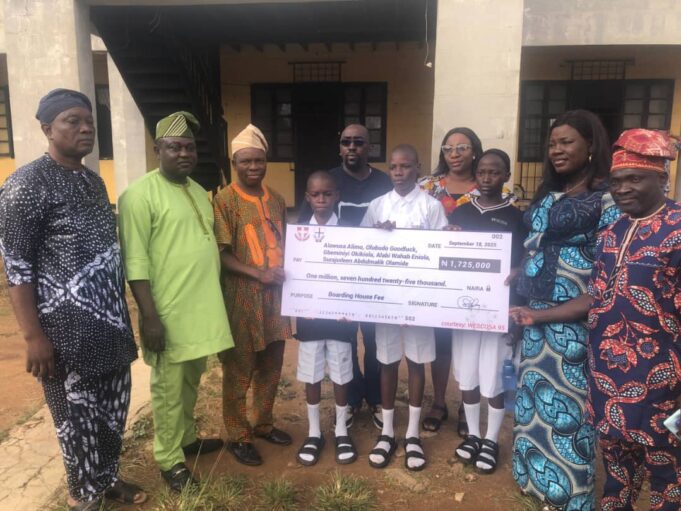 Ten Wesley College students get Alumni N3.5million sponsorship