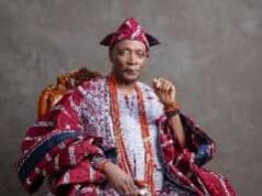 Oba Ladoja tour palace, meets Council members