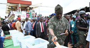 Makinde casts vote as Oyo PDP commences state congress