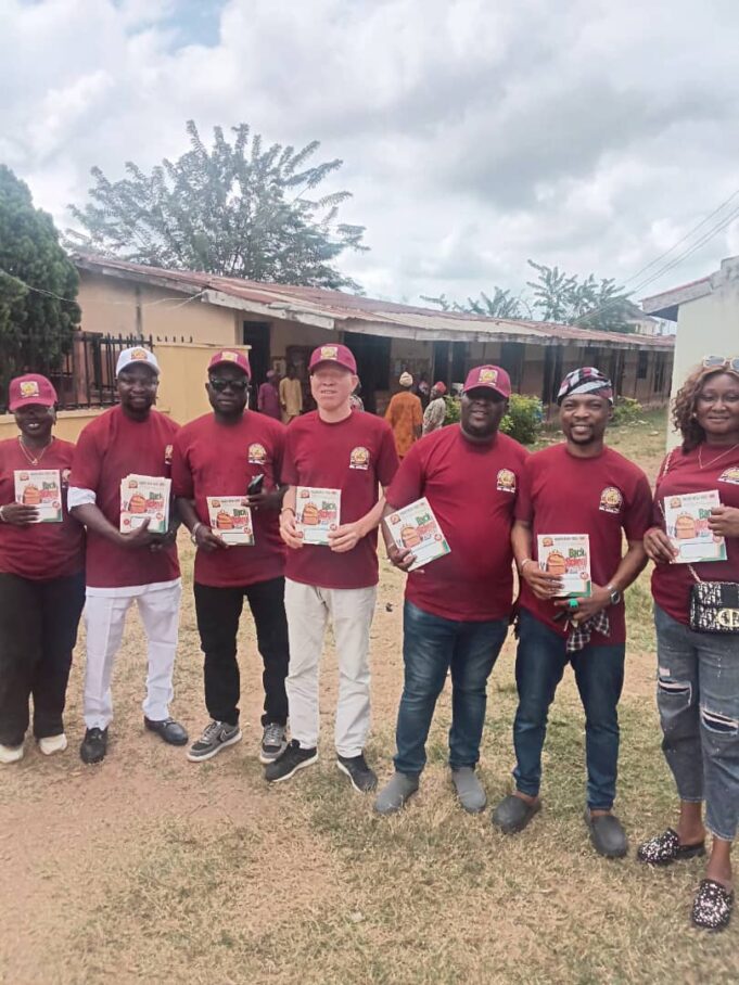 Ibadan Mega Voice dustributes 1,000 free exercise books to public schools