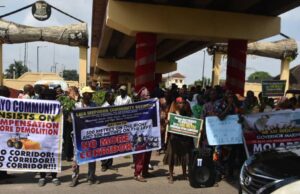 Ibadan Circular Road Corridor: Residents block roads, stage peaceful protest