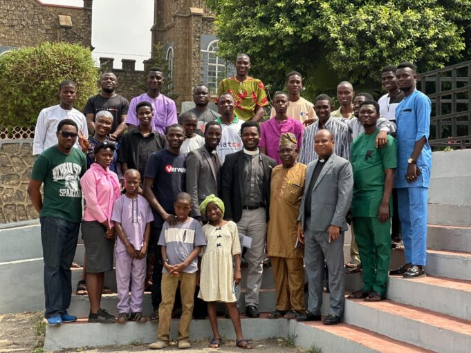 Archbishop Aladekugbe advocates support for Nigeria media practitioners