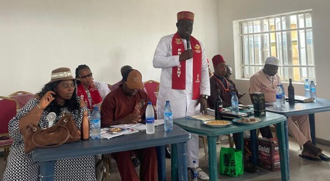 Oyo Ohanaeze Ndigbo gets new Excos, pays WAEC, JAMB fees for 107 students