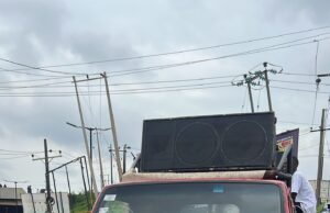 Oriire: Protesters block Iwo road, demand swift rescue of pupils, teachers, observe prayer on main road