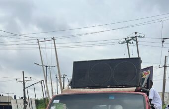 Oriire: Protesters block Iwo road, demand swift rescue of pupils, teachers, observe prayer on main road