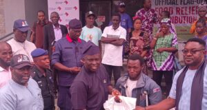 Oyo govt, NGO distribute 30,000 bags of tice to vulnerable residents