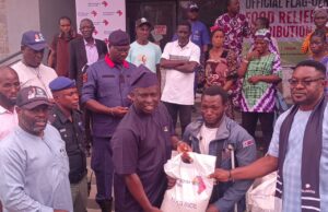 Oyo govt, NGO distribute 30,000 bags of tice to vulnerable residents
