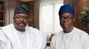 Re: Adekambi vs Alli: Dr. Olanrewaju’s Descent To Soliloquizing