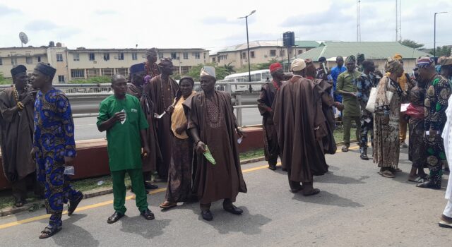 Protest, petition as Ago-Are residents kick against Makinde’s elevation of Baale to beaded crown Oba