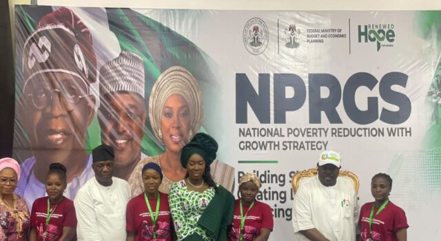 Poverty reduction drive: FG empowers 700 youths in Oyo, targets 5million jobs via NPRGS